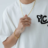 SVNX Minimalistic Necklace in Gold
