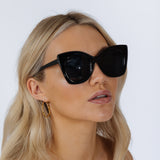 Oversized Round Cat-Eye Sunglasses in Black