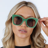 Oversized Round Cat-Eye Sunglasses in Green