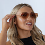 Scallop Heart Sunglasses in Brown