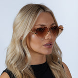 Scallop Heart Sunglasses in Brown