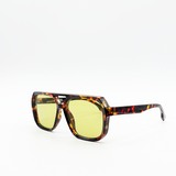 Navigator Sunglasses in Tortoiseshell Olive Lense