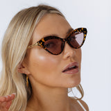 Cat-Eye Sunglasses with Thin Chain Arm Tortoise