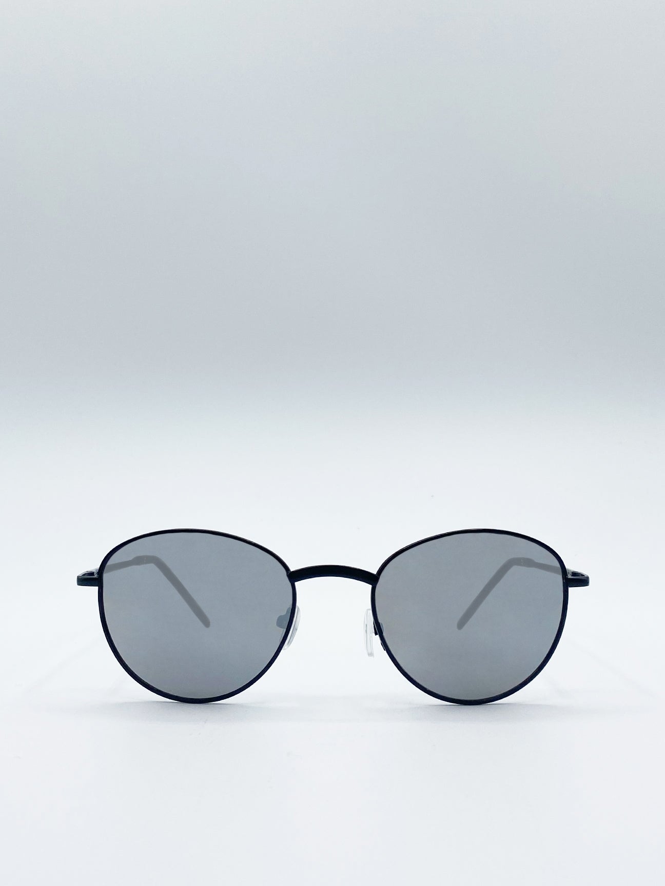 Black and silver round sunglasses on sale