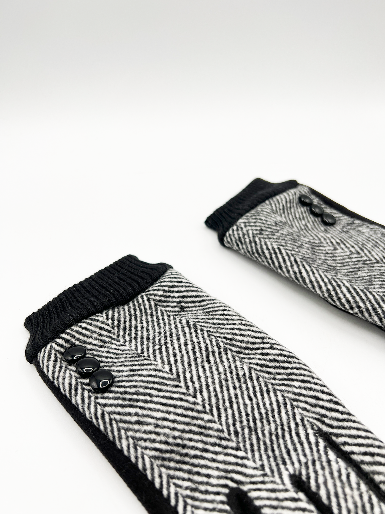 Herringbone Gloves - svnx