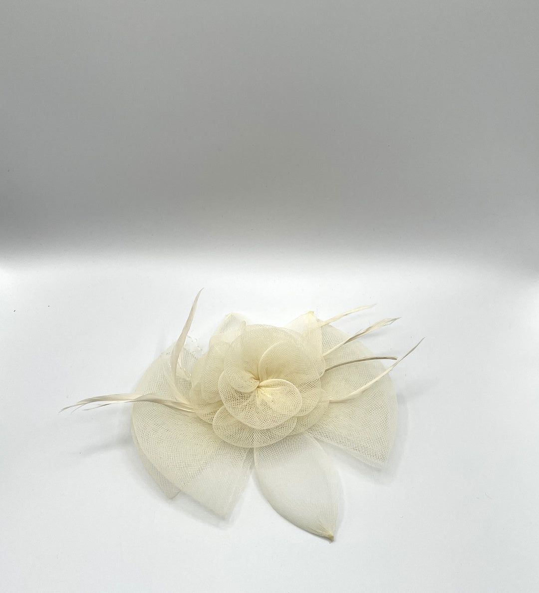 Rosette Bow Fascinator in Cream