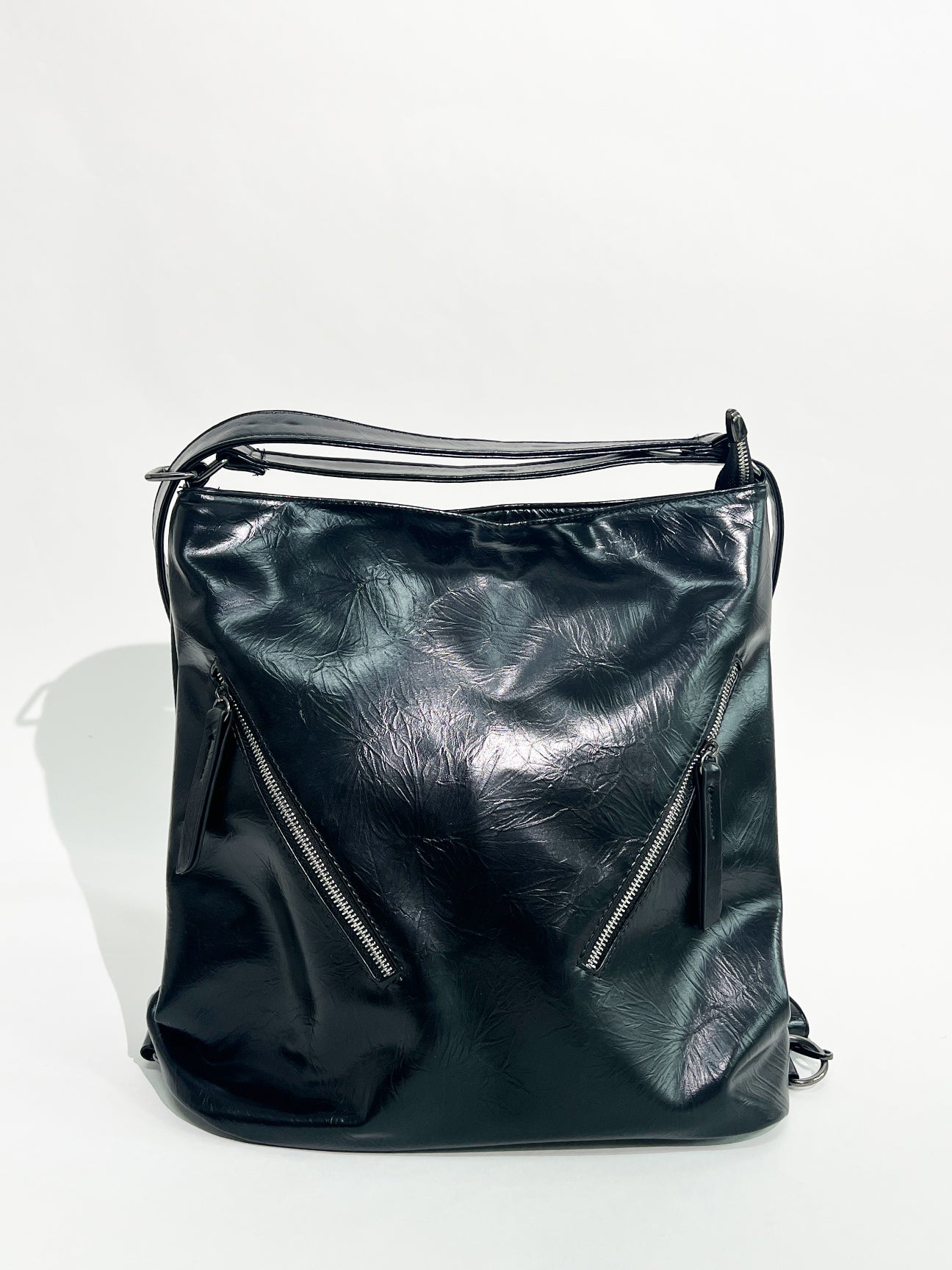 Hobo Shoulder Bag & Backpack in Black - 2 in 1 - svnx