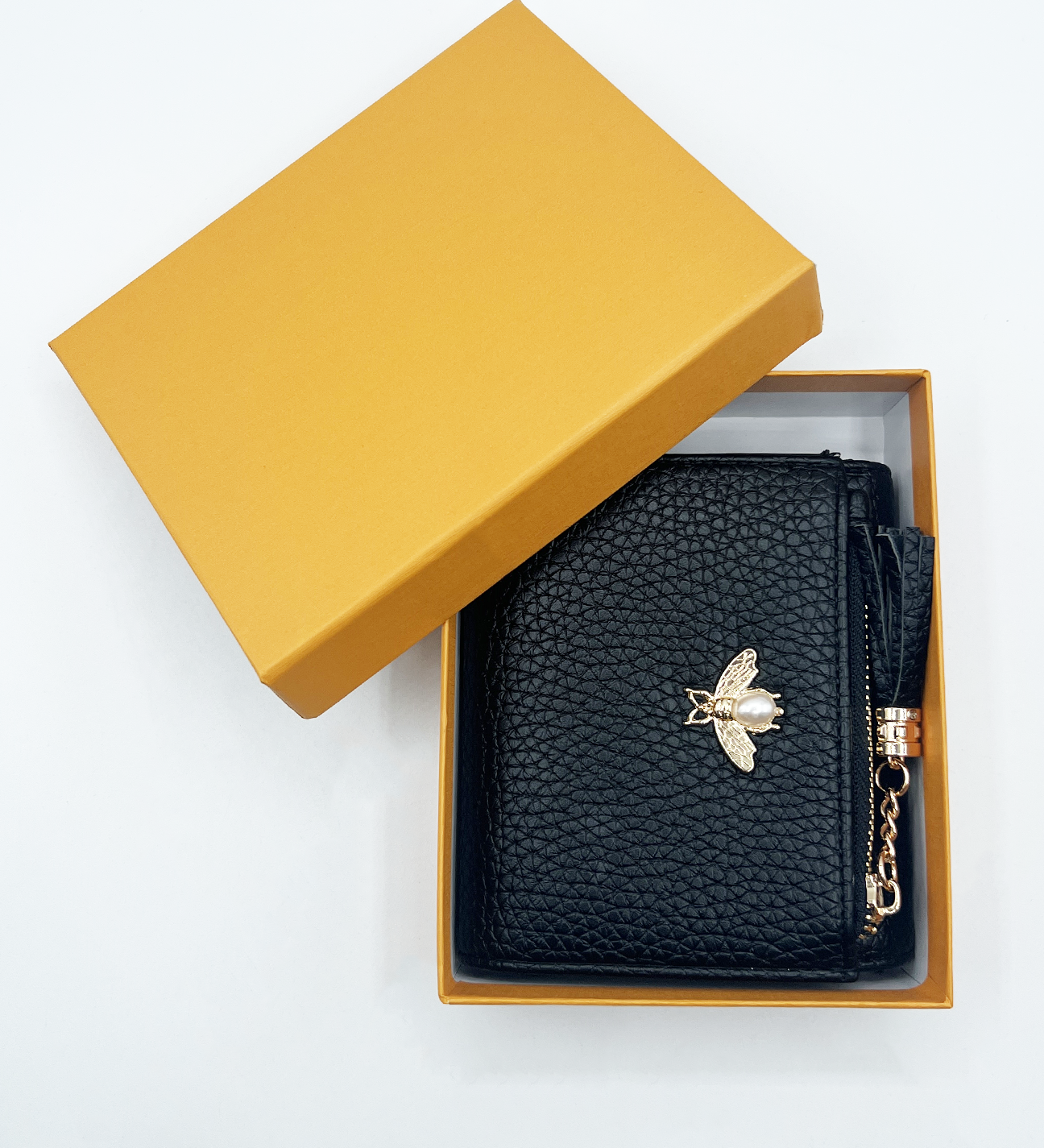 Bee Embellishment Purse in Black - svnx
