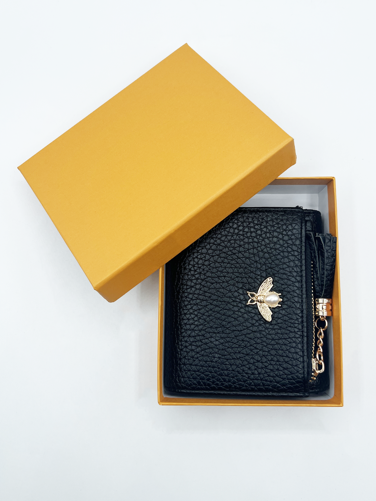 Bee Embellishment Purse in Black - svnx