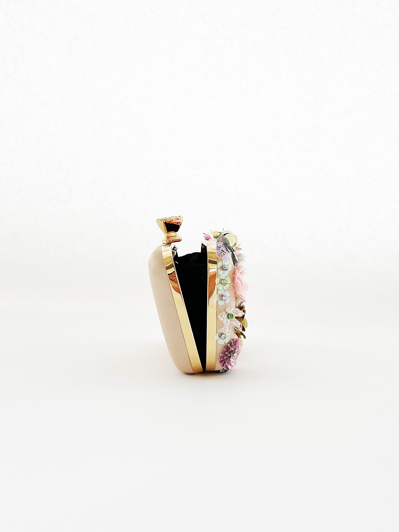 Floral Applique Clutch Bag in Cream - svnx