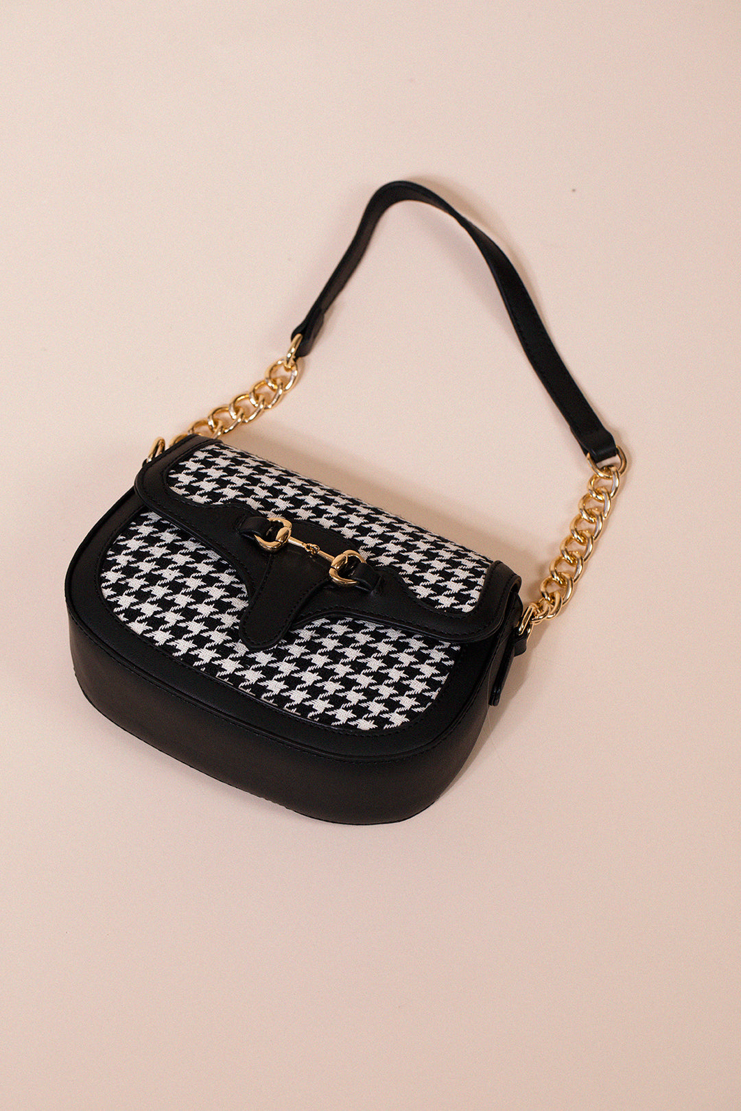 Houndstooth Shoulder Bag in Black & White - svnx
