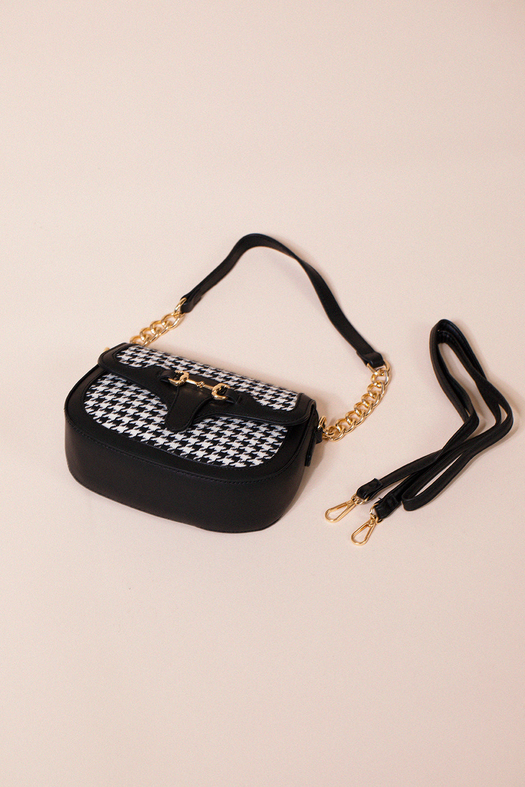 Houndstooth Shoulder Bag in Black & White - svnx