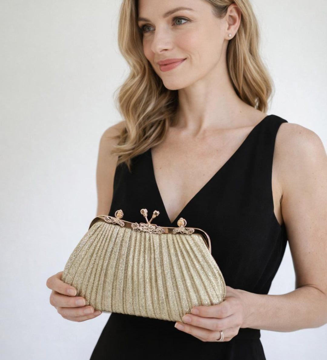 Glitter Metallic Fibre Clutch Bag in Gold - svnx