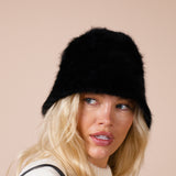 Soft Seamless Bucket Hat In Black