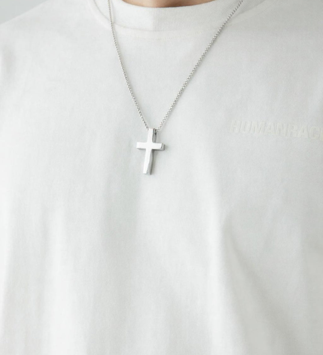 Cross Pendant Necklace in Silver - svnx