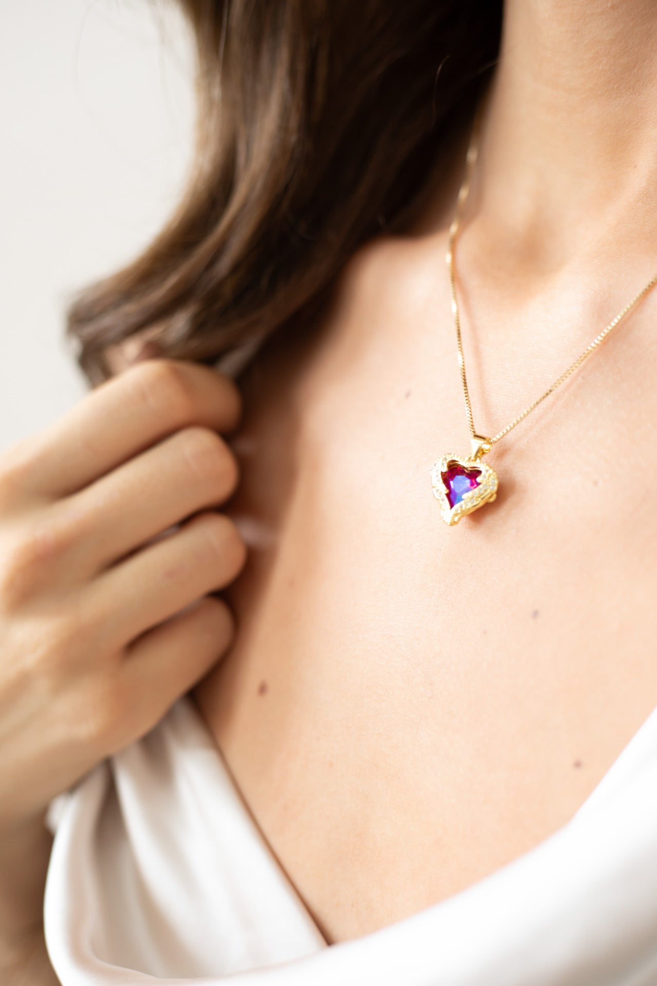 Pink Stone Heart Necklace In a Diamante Setting - svnx