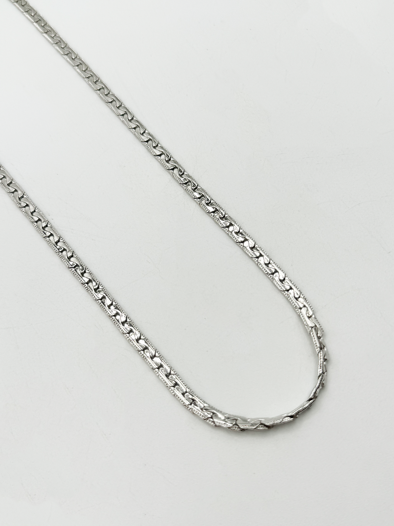 Interlocked Chain Necklace in Silver - svnx