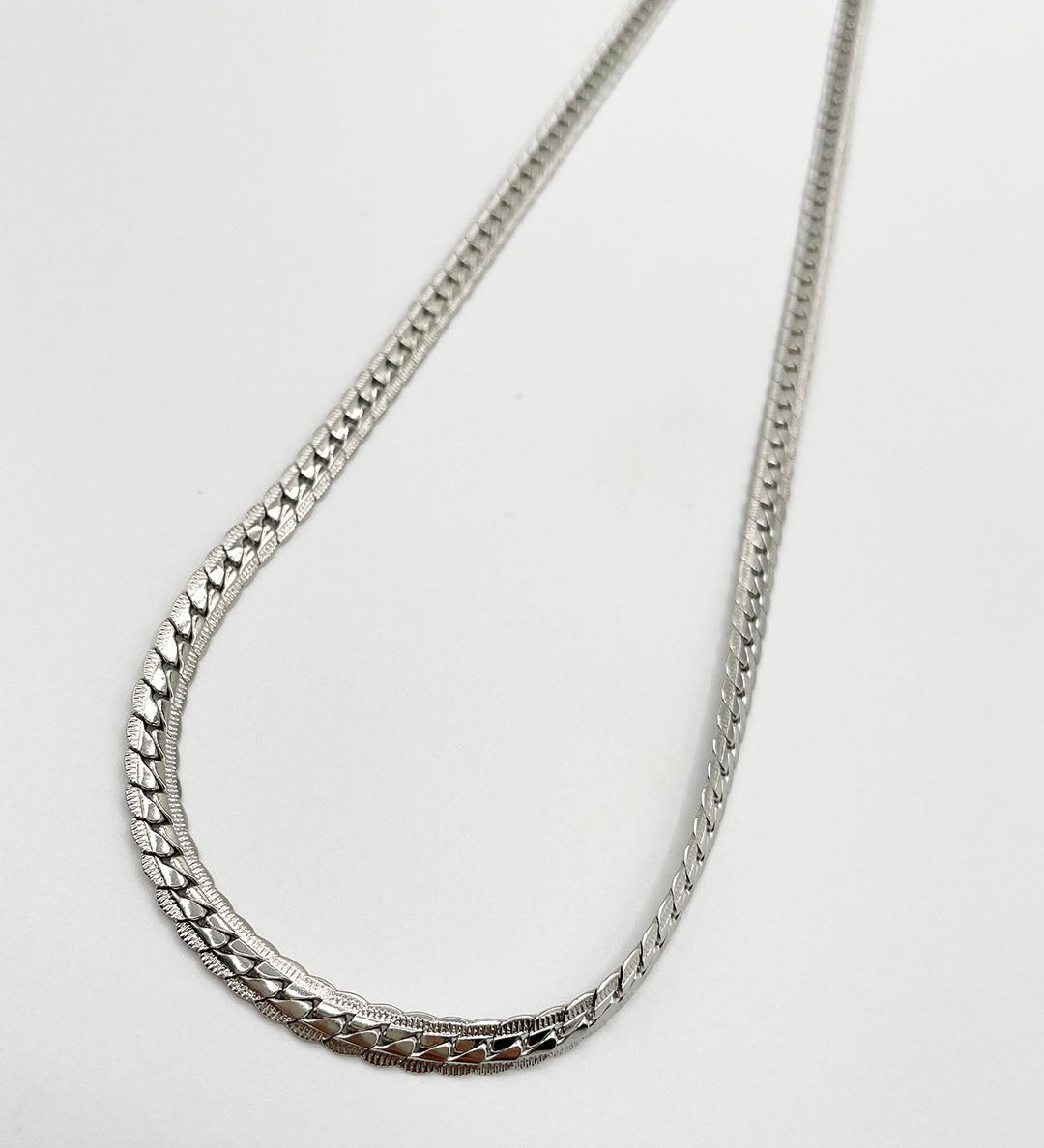 Interlocked Chain Necklace in Silver