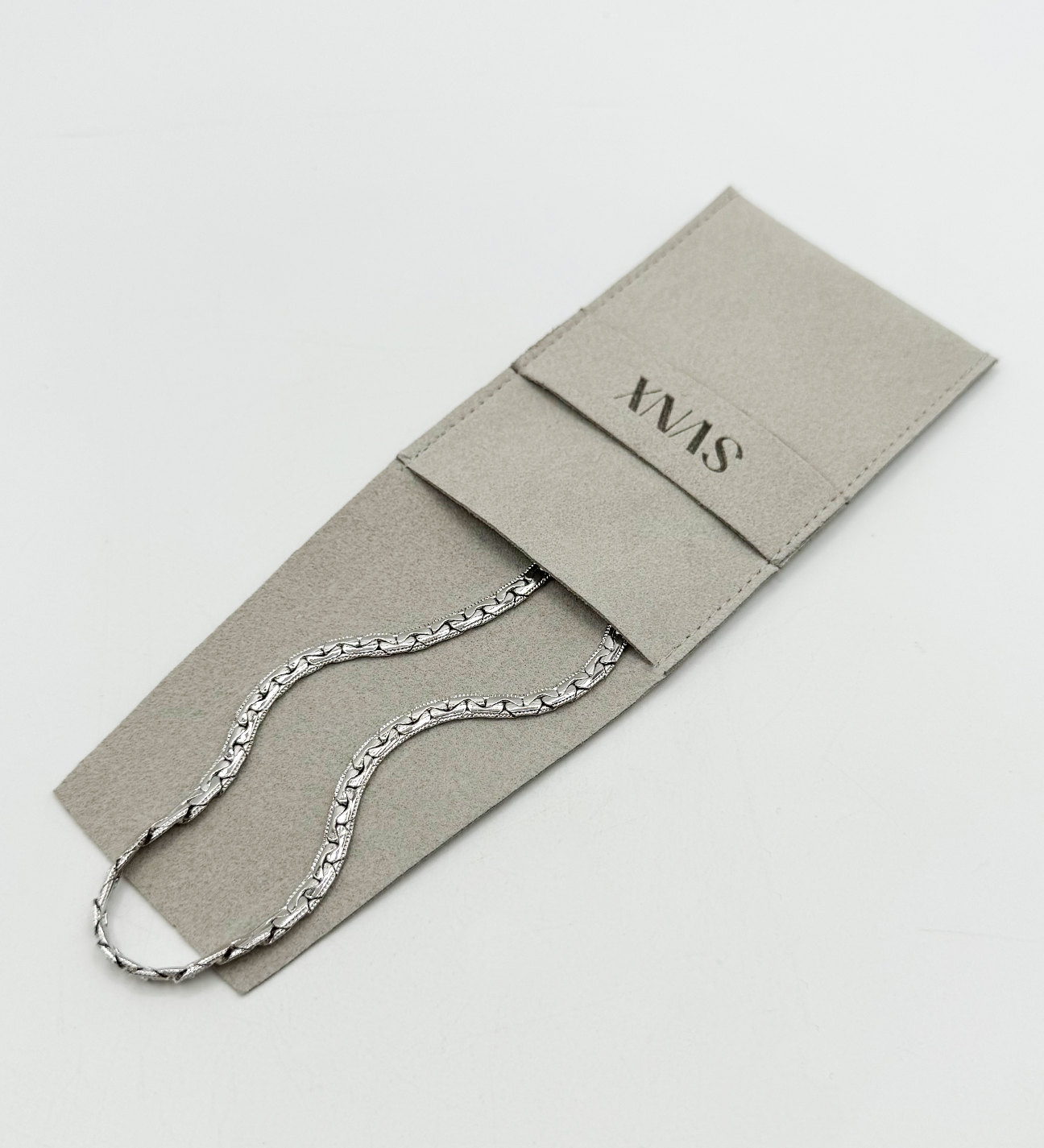 Interlocked Chain Necklace in Silver - svnx