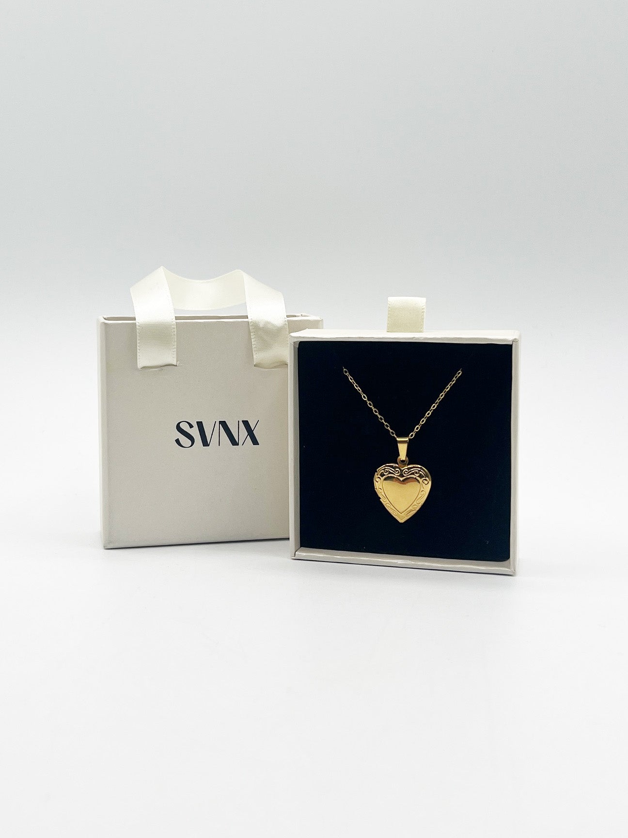Large Heart Locket Necklace in Gold - Gift Boxed - svnx