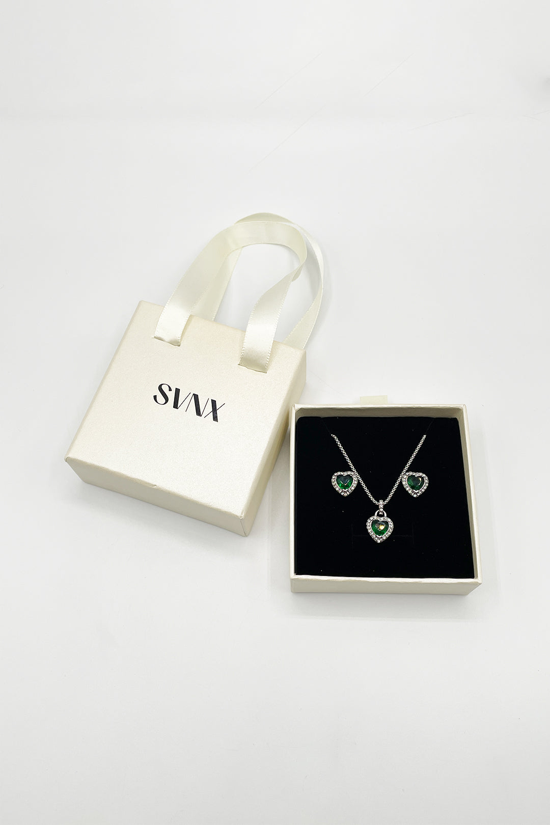 Green Diamante Heart Necklace and Earrings Set in Silver - svnx