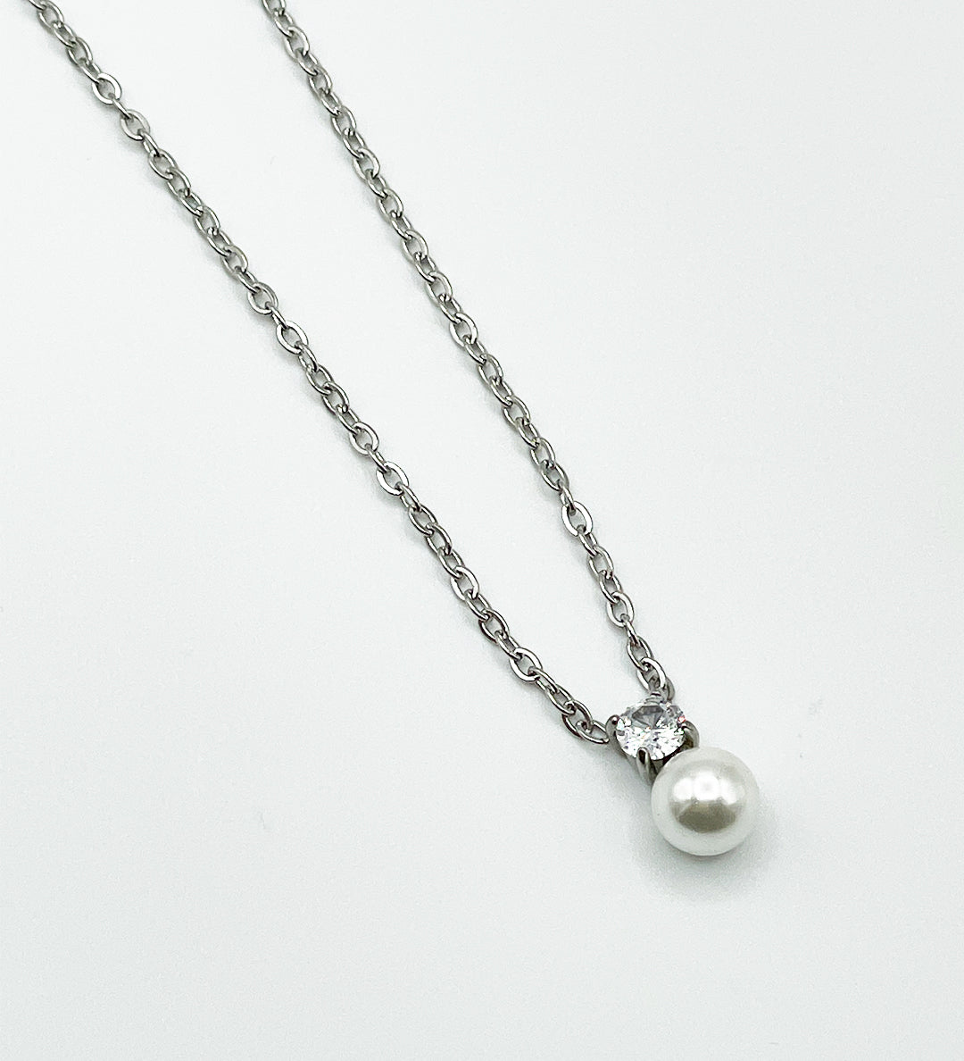 Mini Pearl Diamante Necklace in Silver - svnx