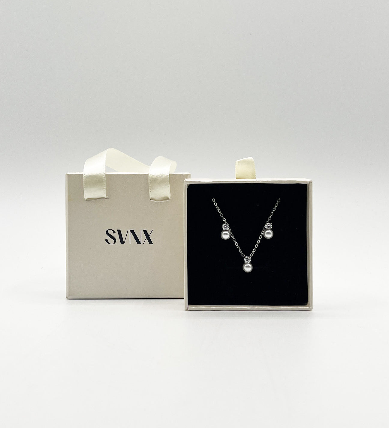 Mini Pearl Diamante Necklace and Earrings Set in Silver - svnx