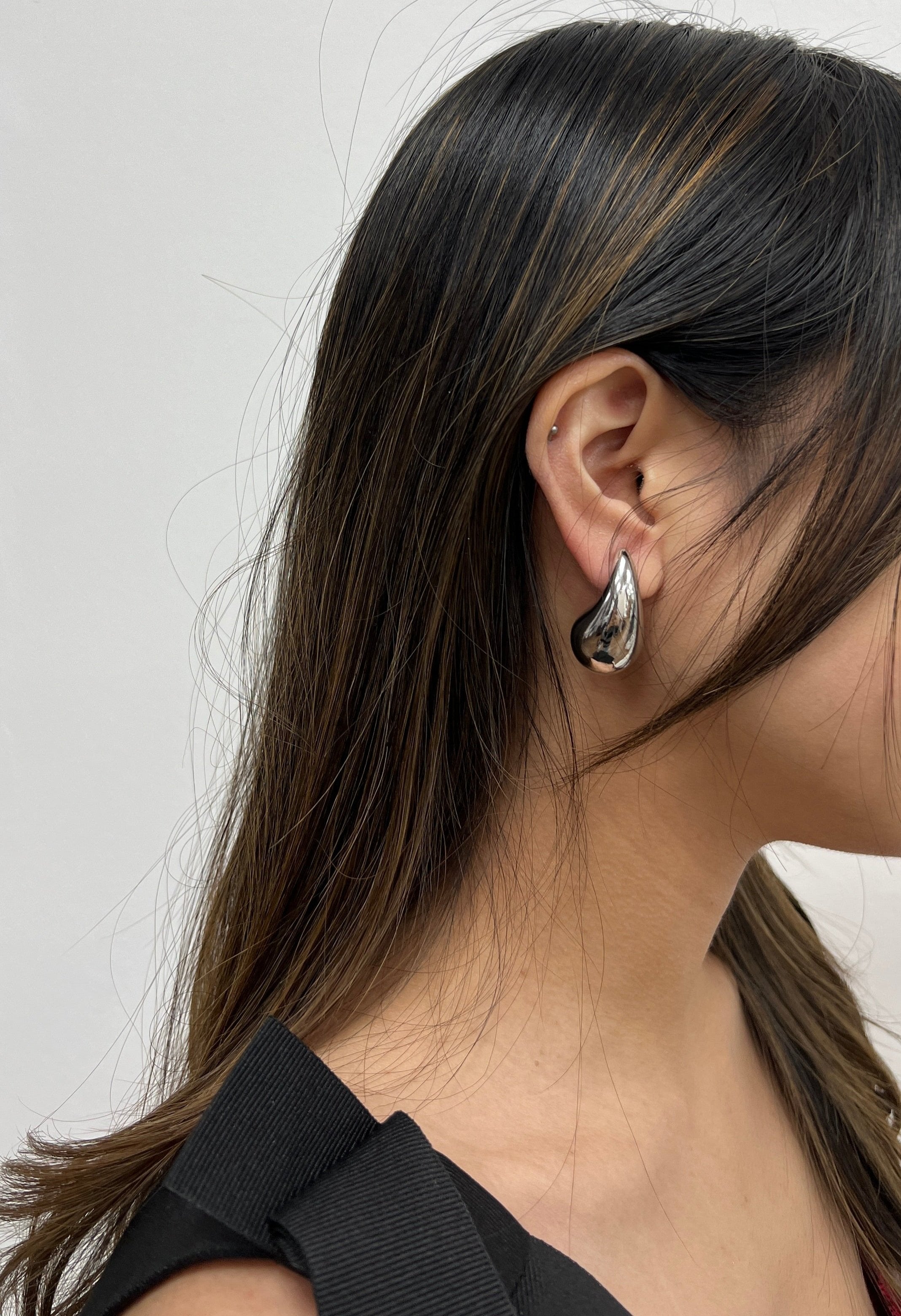 Chunky Droplet Earrings in Silver - svnx