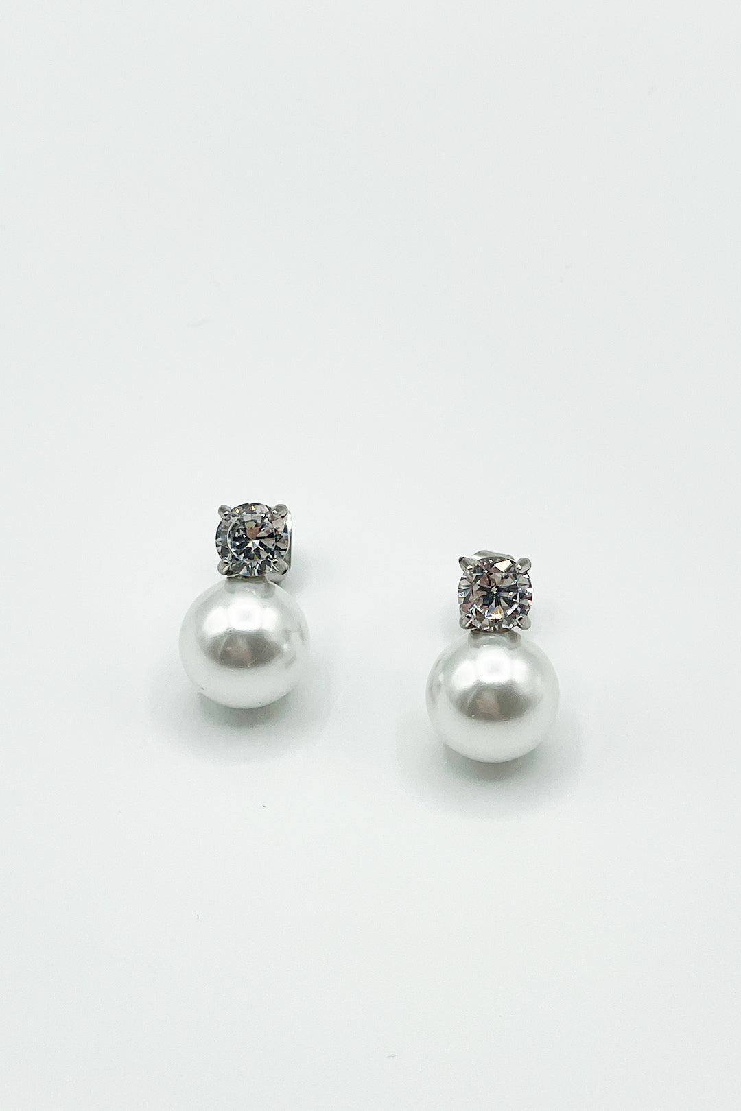 Pearl Diamante Earrings in Silver - svnx