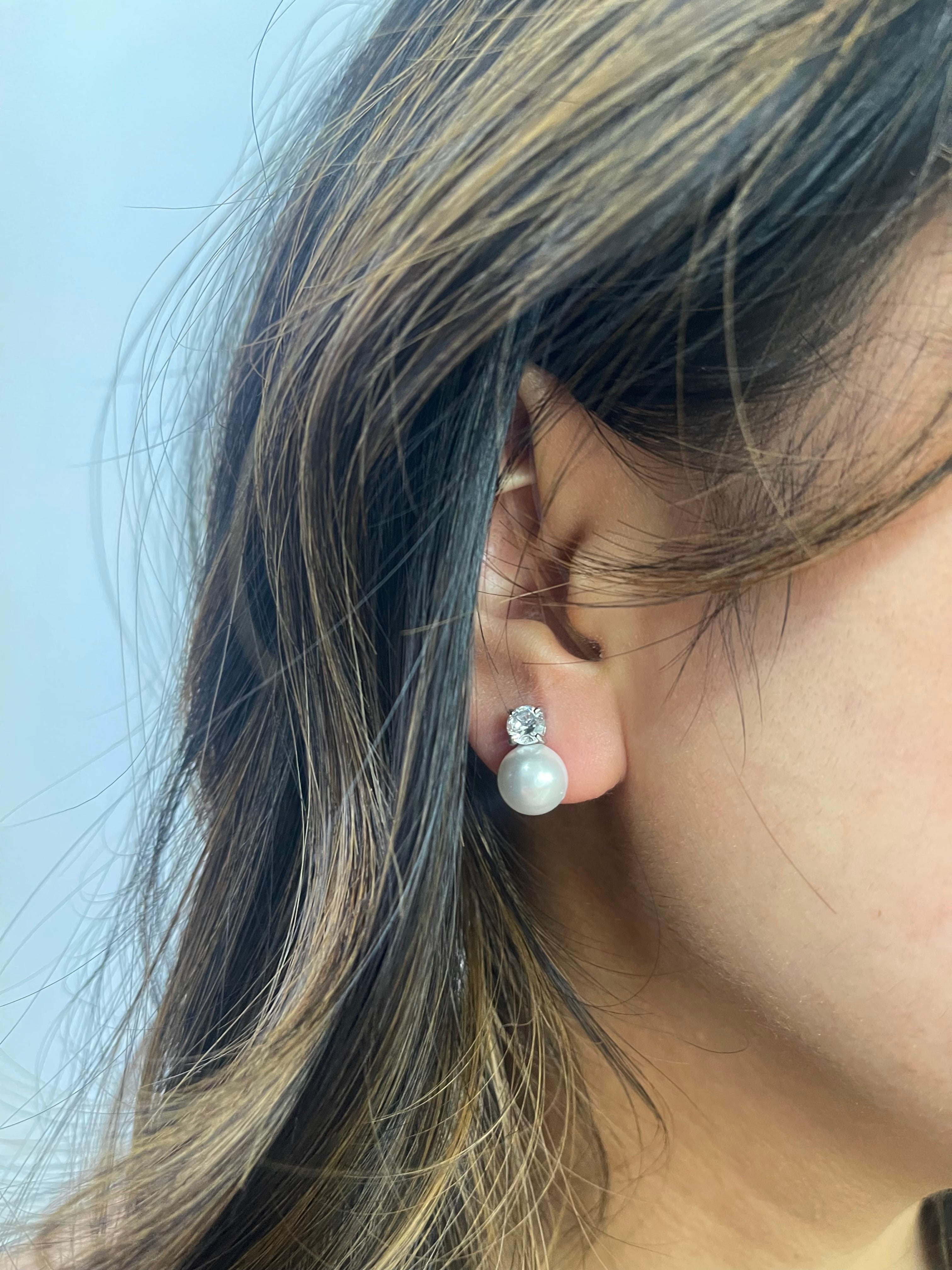 Pearl Diamante Earrings in Silver - svnx
