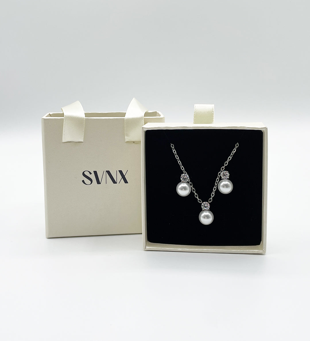 Pearl Diamante Earrings & Necklace Set in Silver - svnx