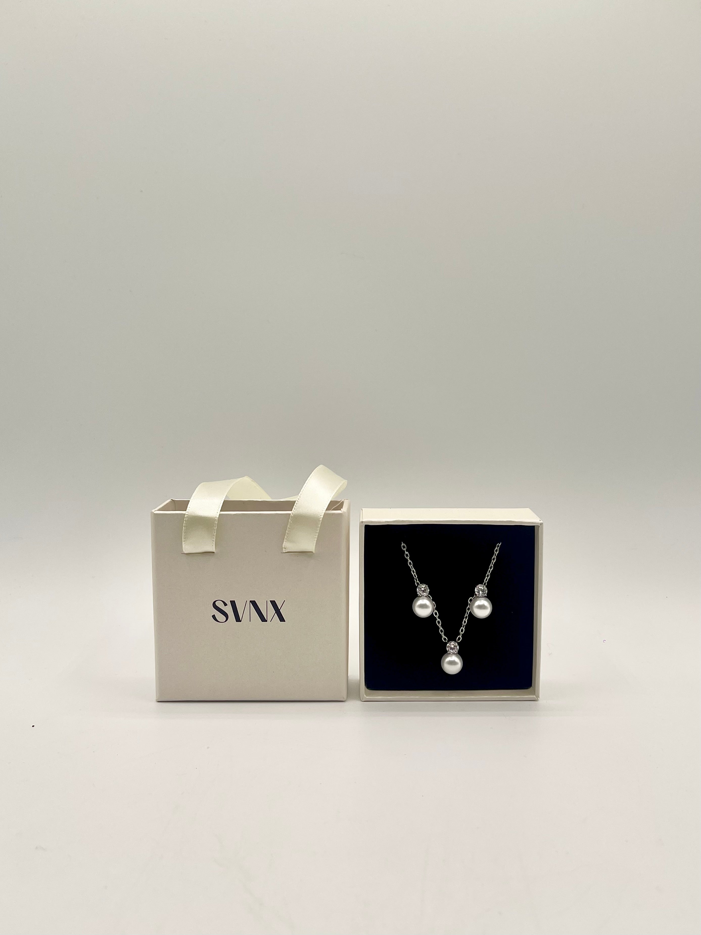 Pearl Diamante Earrings & Necklace Set in Silver - svnx