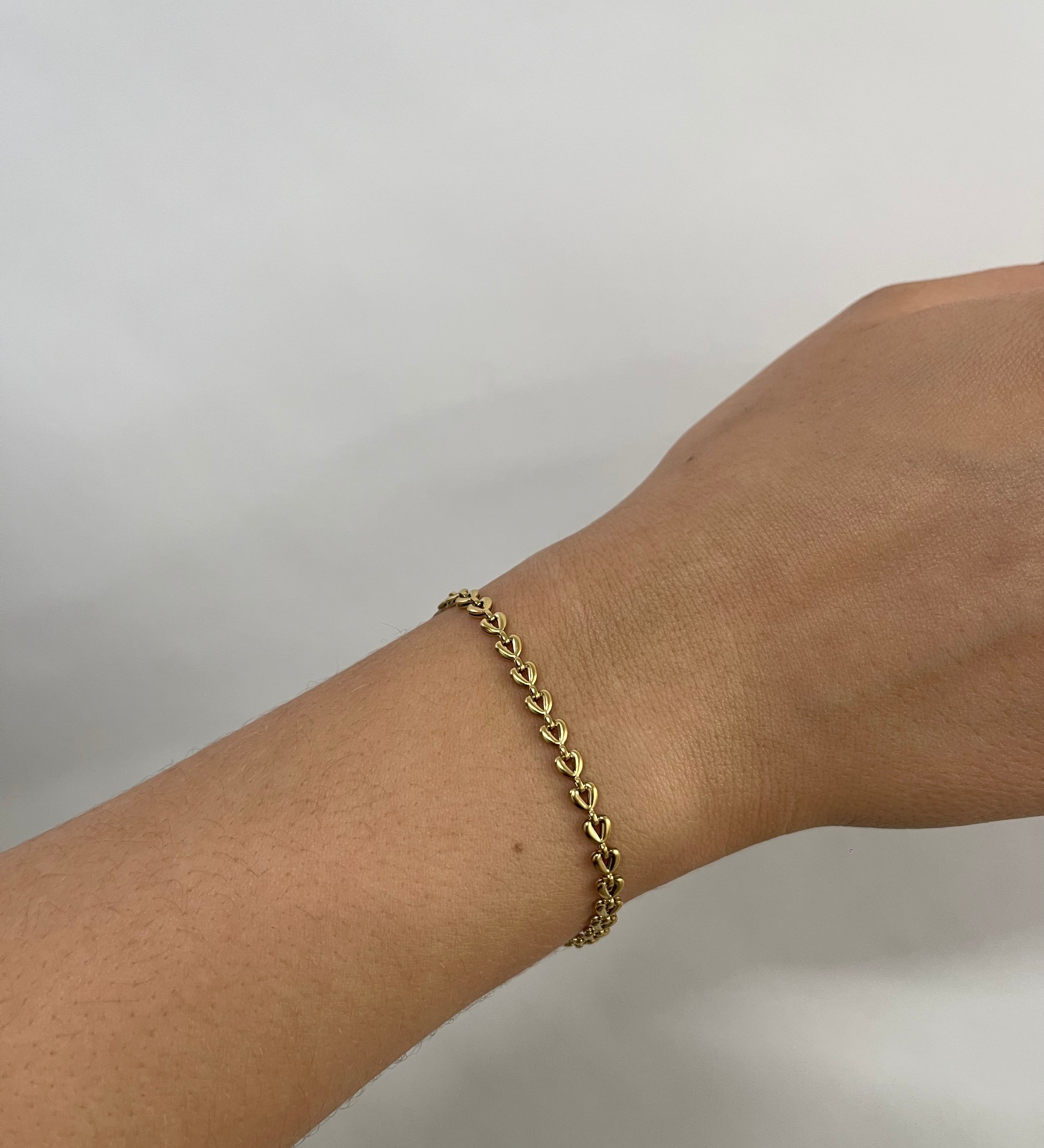 Heart Link Bracelet in Gold - svnx