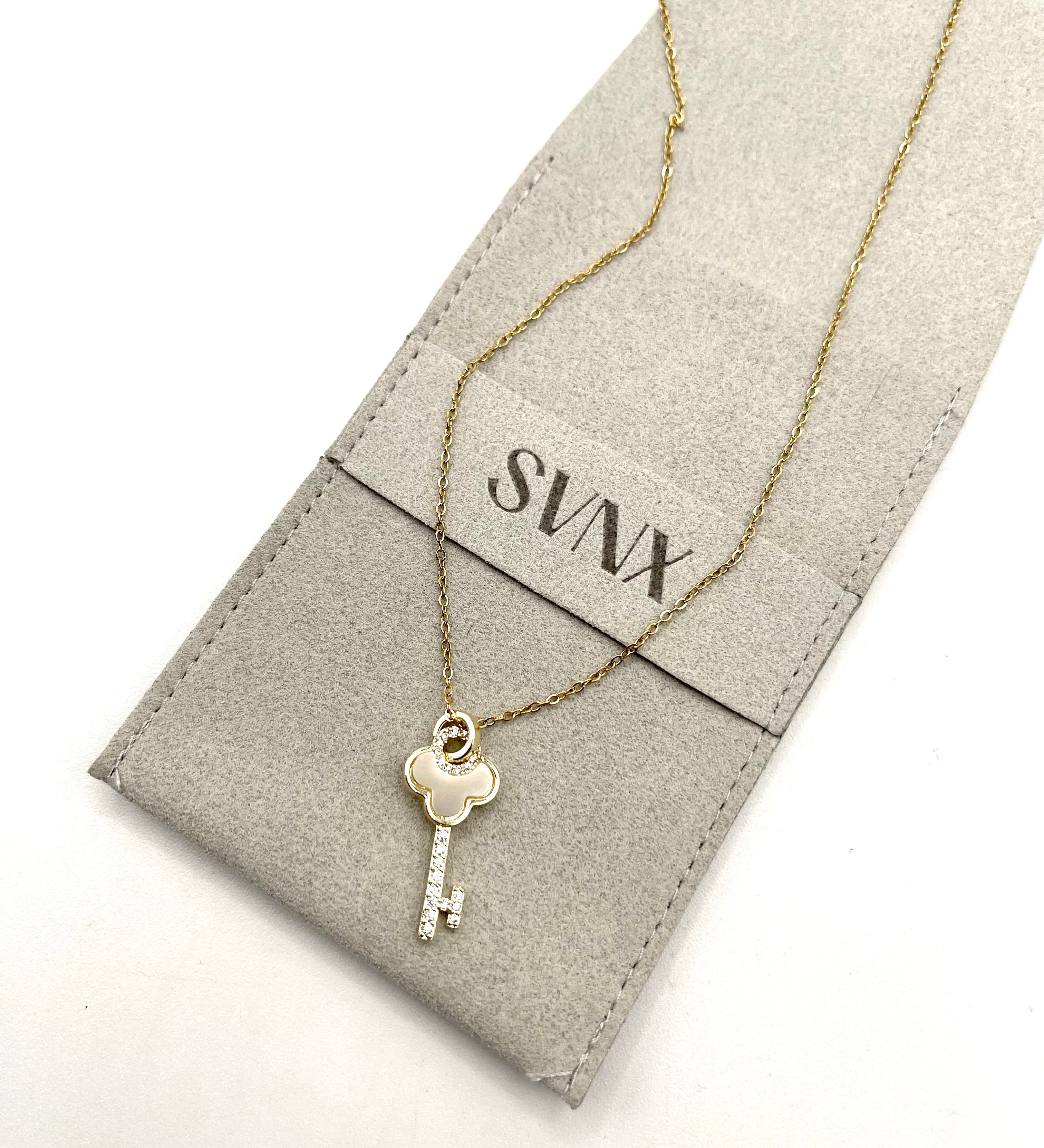 Key Diamante Pendant Necklace - svnx