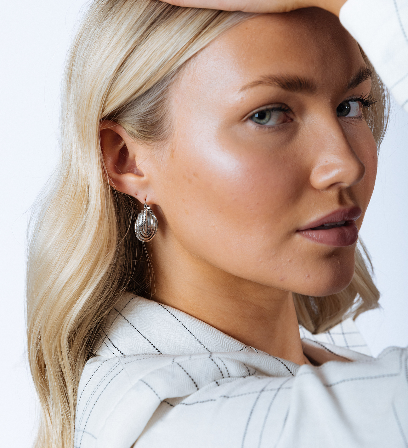Ribbed Hoops in Silver - svnx