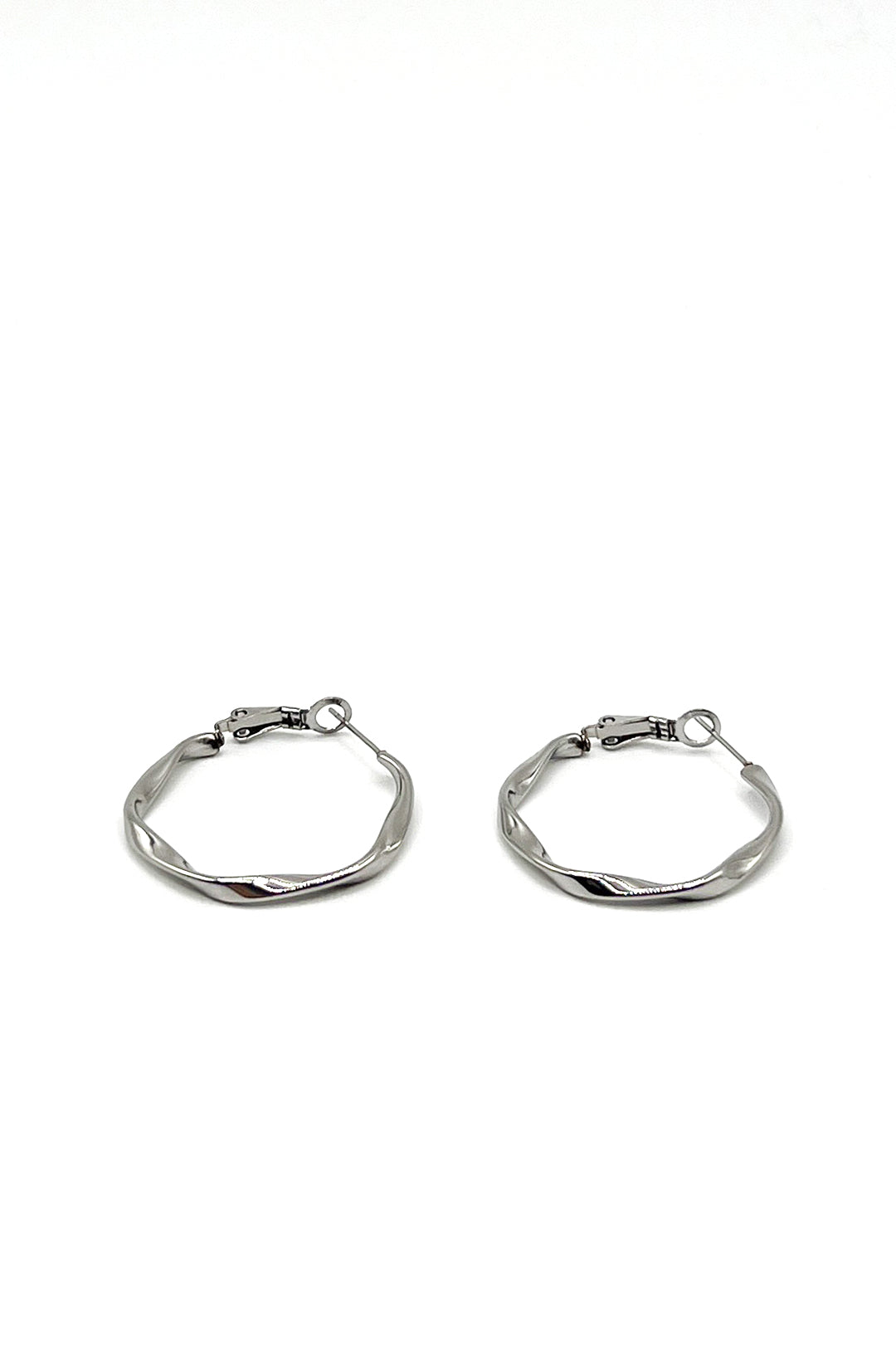 Twist Hoops in Silver - Pouch Included - svnx