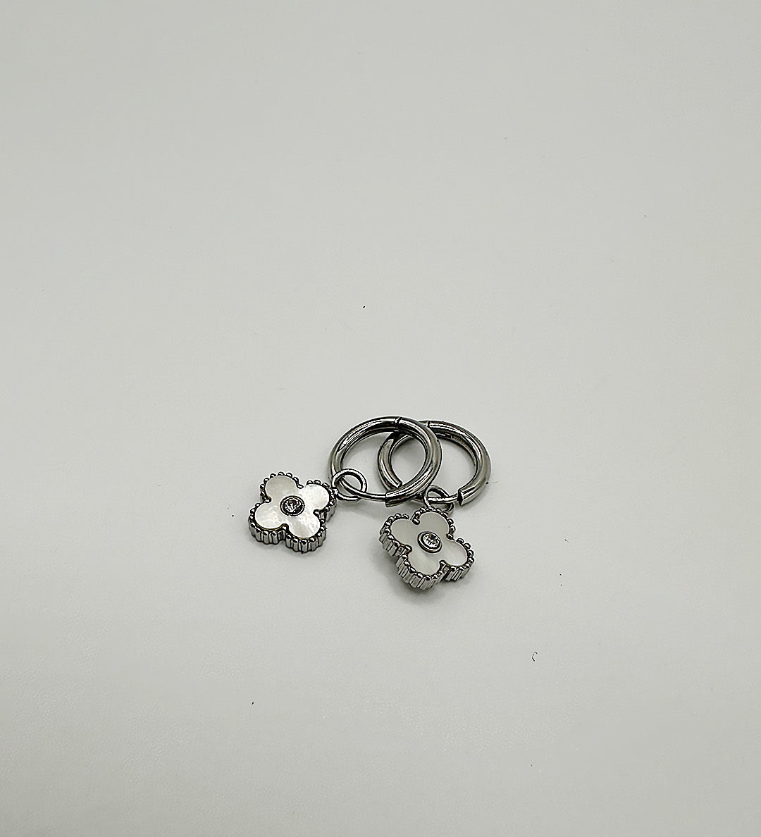 Mini Clover Drop Hoop Earrings in Silver - svnx