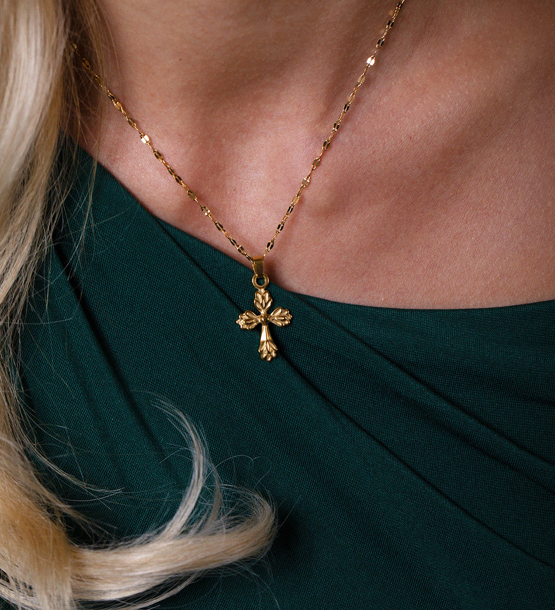 Cross Pendant Necklace with Gift Box - svnx