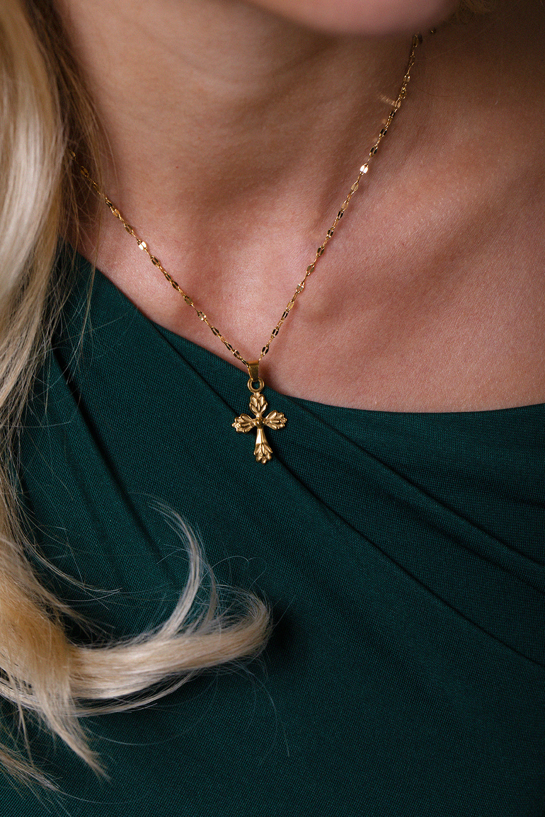 Cross Pendant Necklace with Gift Box - svnx
