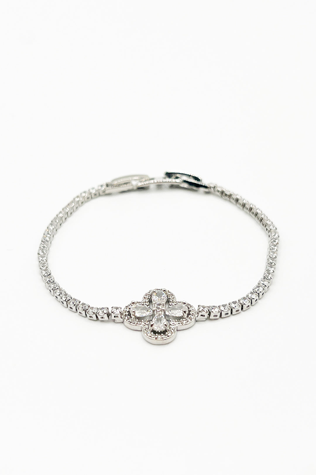 Clover Diamante Bracelet In Silver - Gift Boxed - svnx