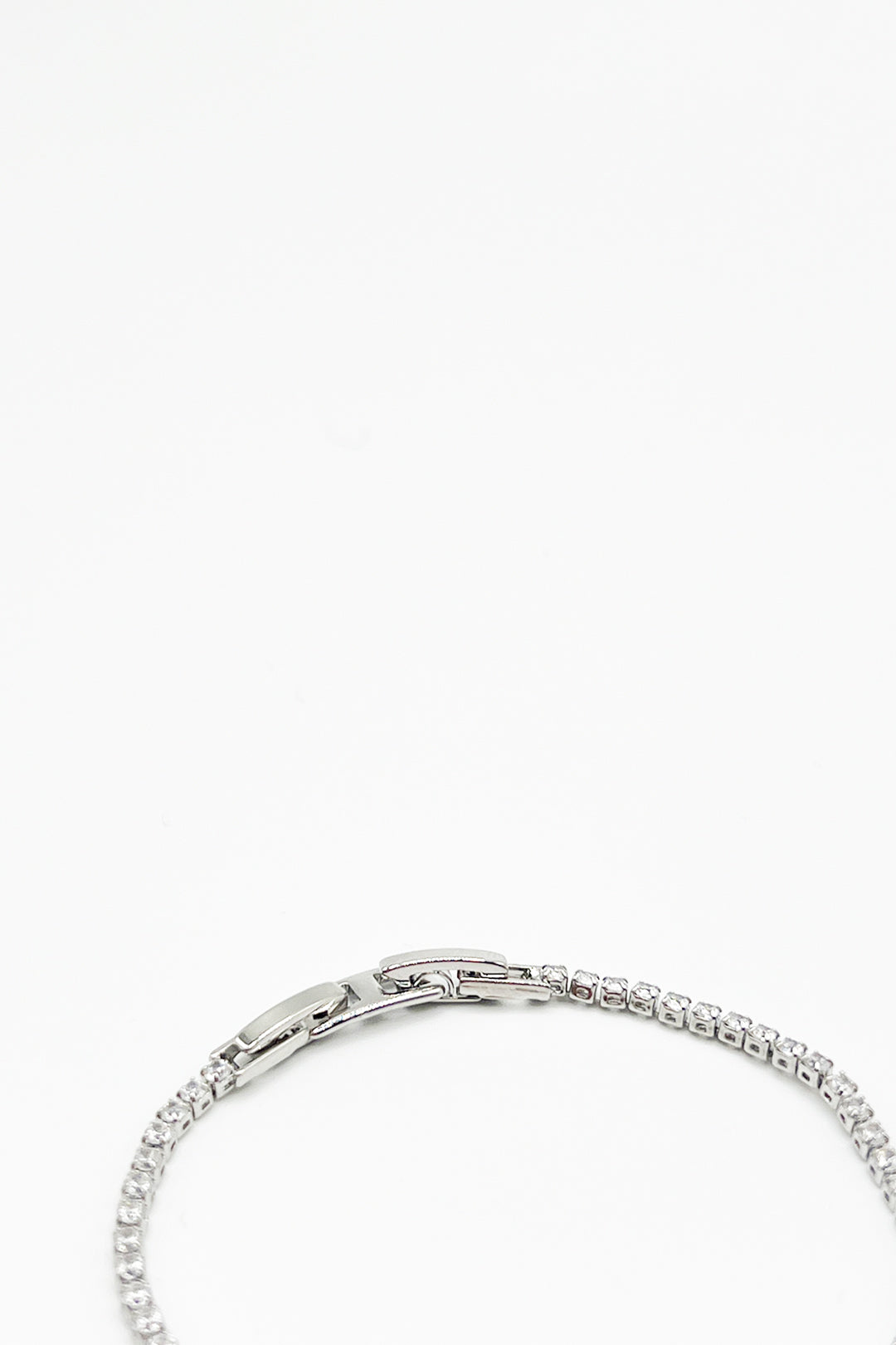 Clover Diamante Bracelet In Silver - Gift Boxed - svnx