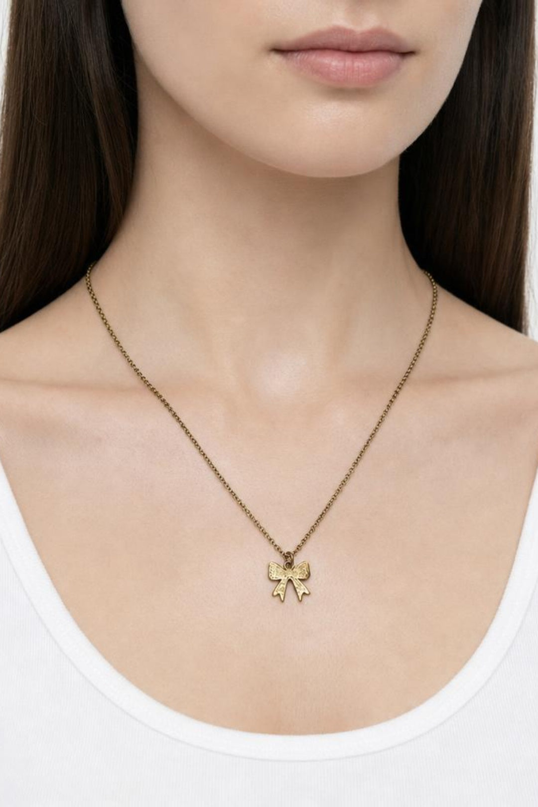 Mini Bow Pendant Necklace in Gold - svnx