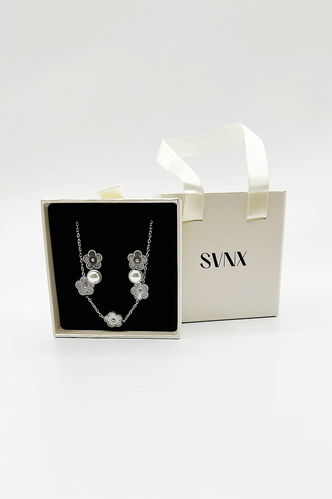 Floral Pearl Stud Earrings & Bracelet in Silver - svnx