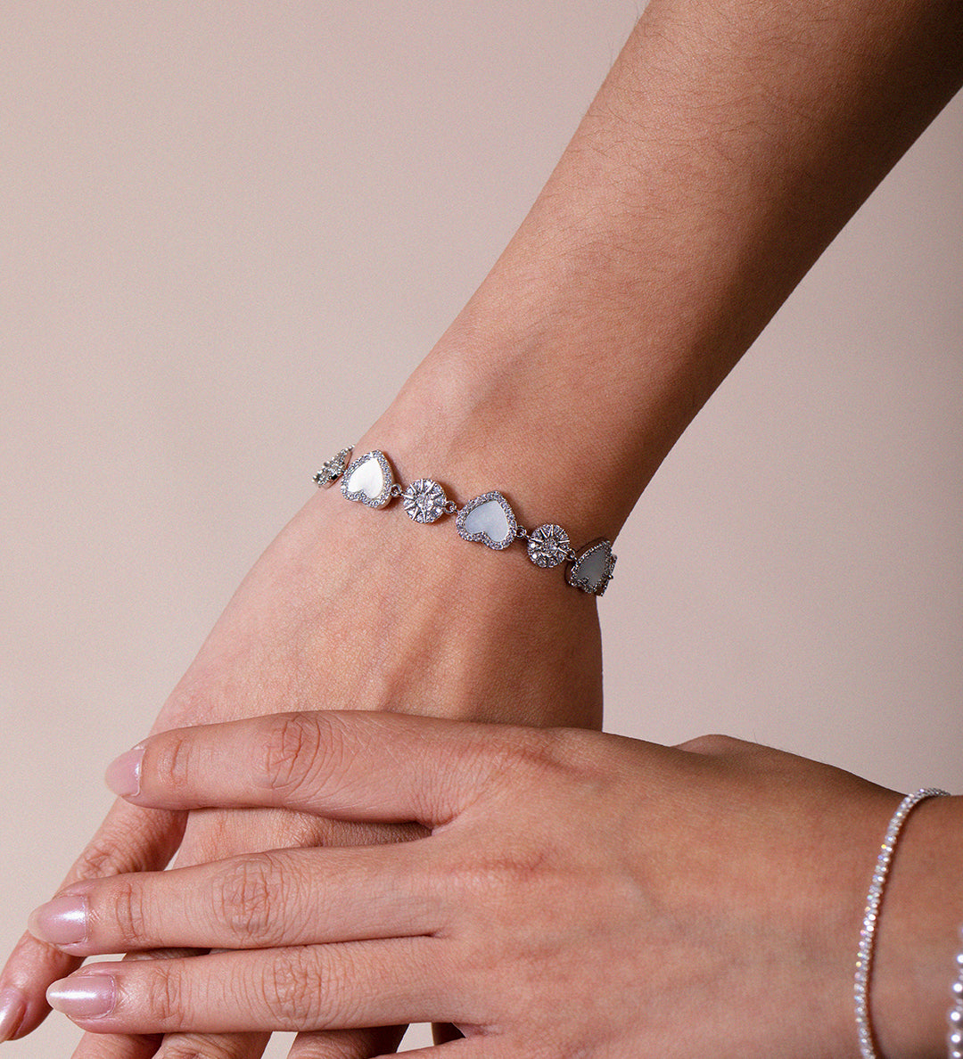 Heart Diamante Bracelet in Silver with Gift Box - svnx