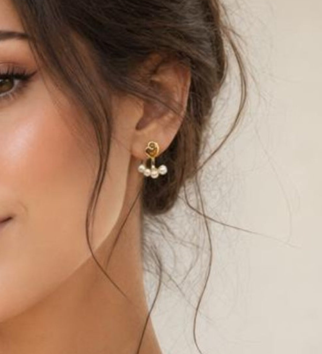 Heart Pearl Earrings in Gold