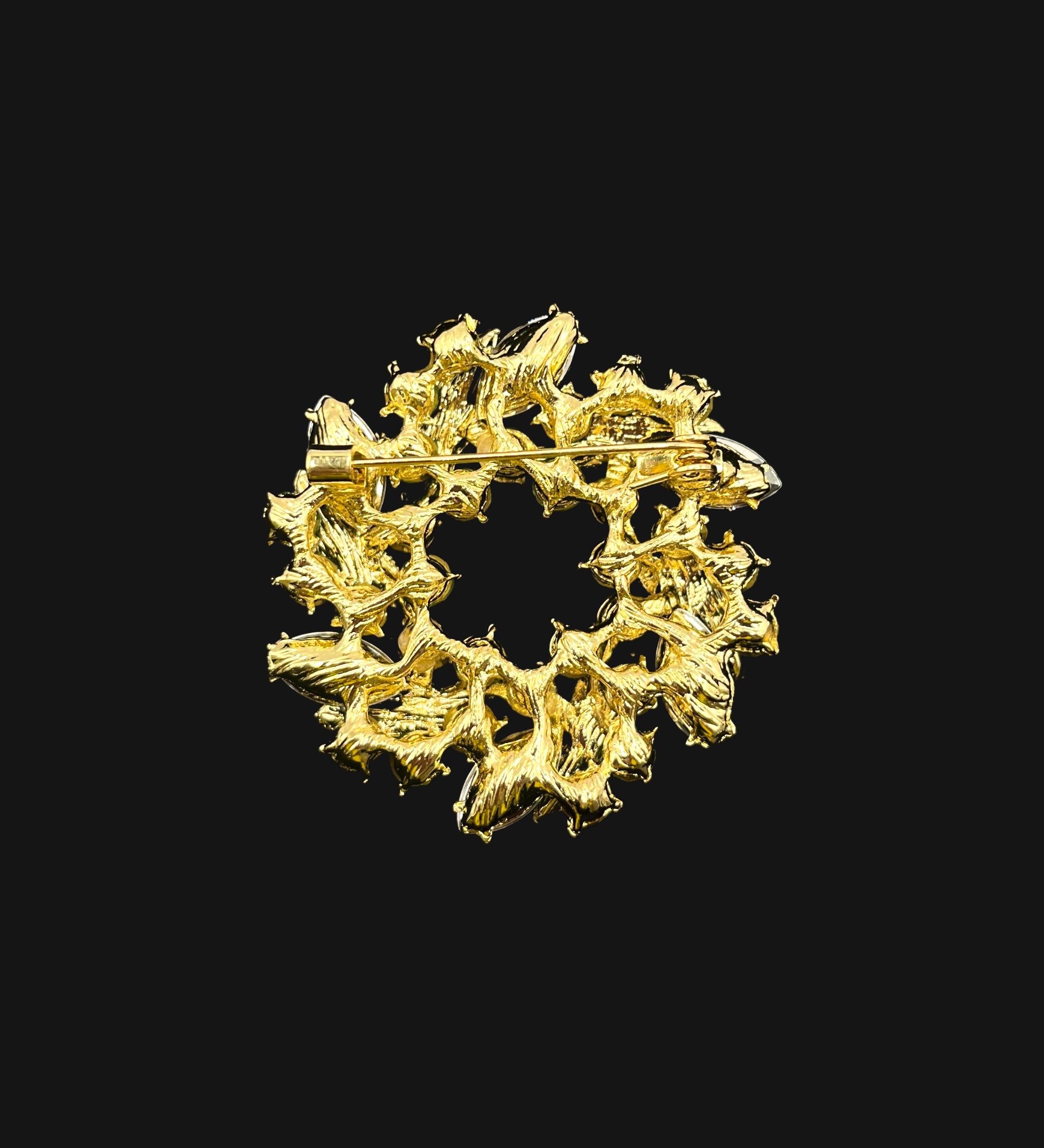 Rhinestone Wreath Diamante Brooch Pin in Green