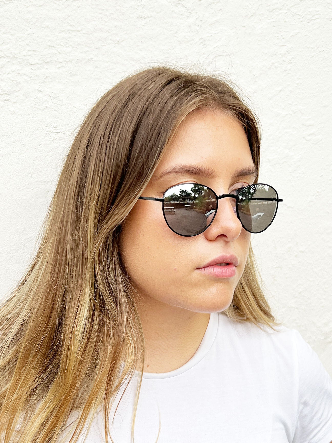 Classic Round Sunglasses with Mirror Lenses