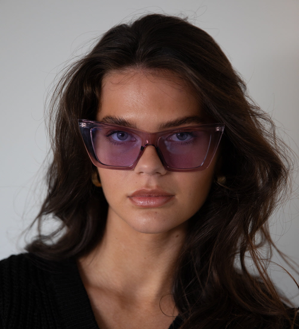 Oversized angular cateye sunglasses in Purple - svnx