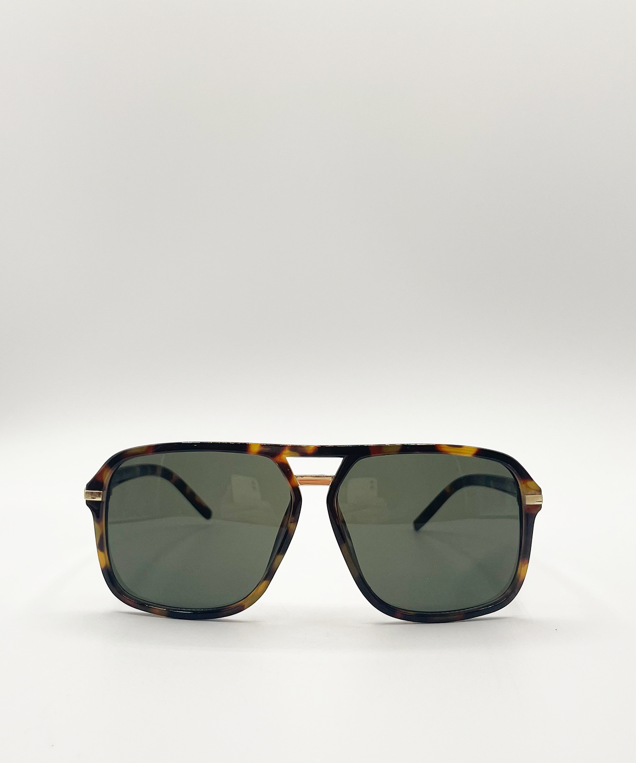 Tortoiseshell Navigator Sunglasses with Green Lenses