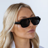 Retro Ribbed Navigator Sunglasses in Black - svnx